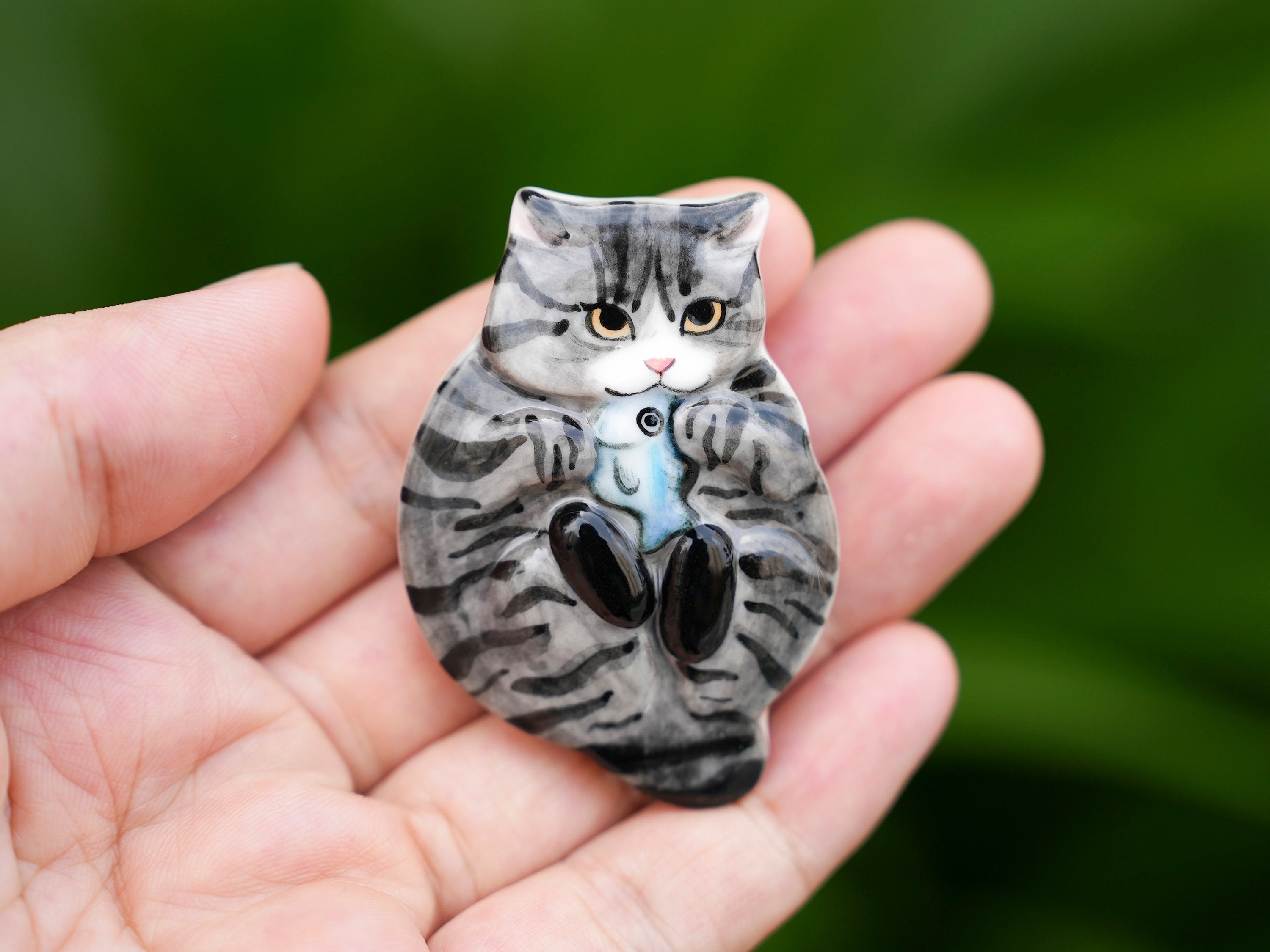 Katze getigerte Keramik getigerte handgemalte Katze Katze, Geschenk, grau Figur, Katzenliebhaber