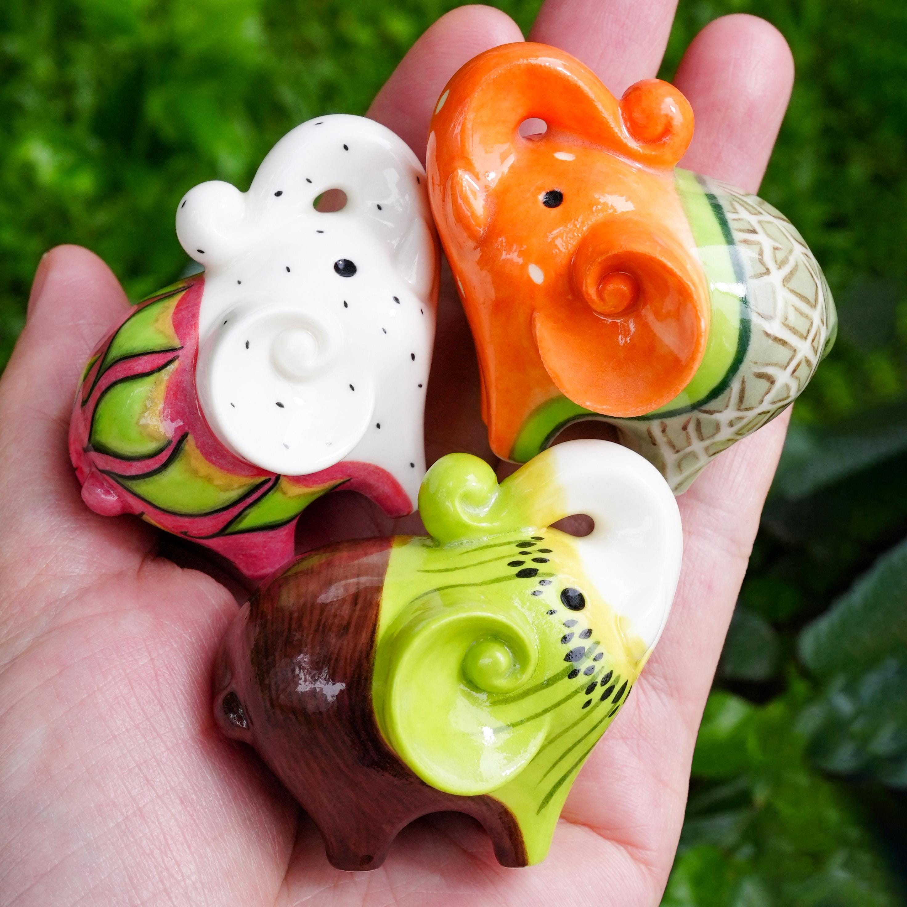 手作り陶器のイチゴの象の置物：ホームデコレーションギフト - Etsy 日本