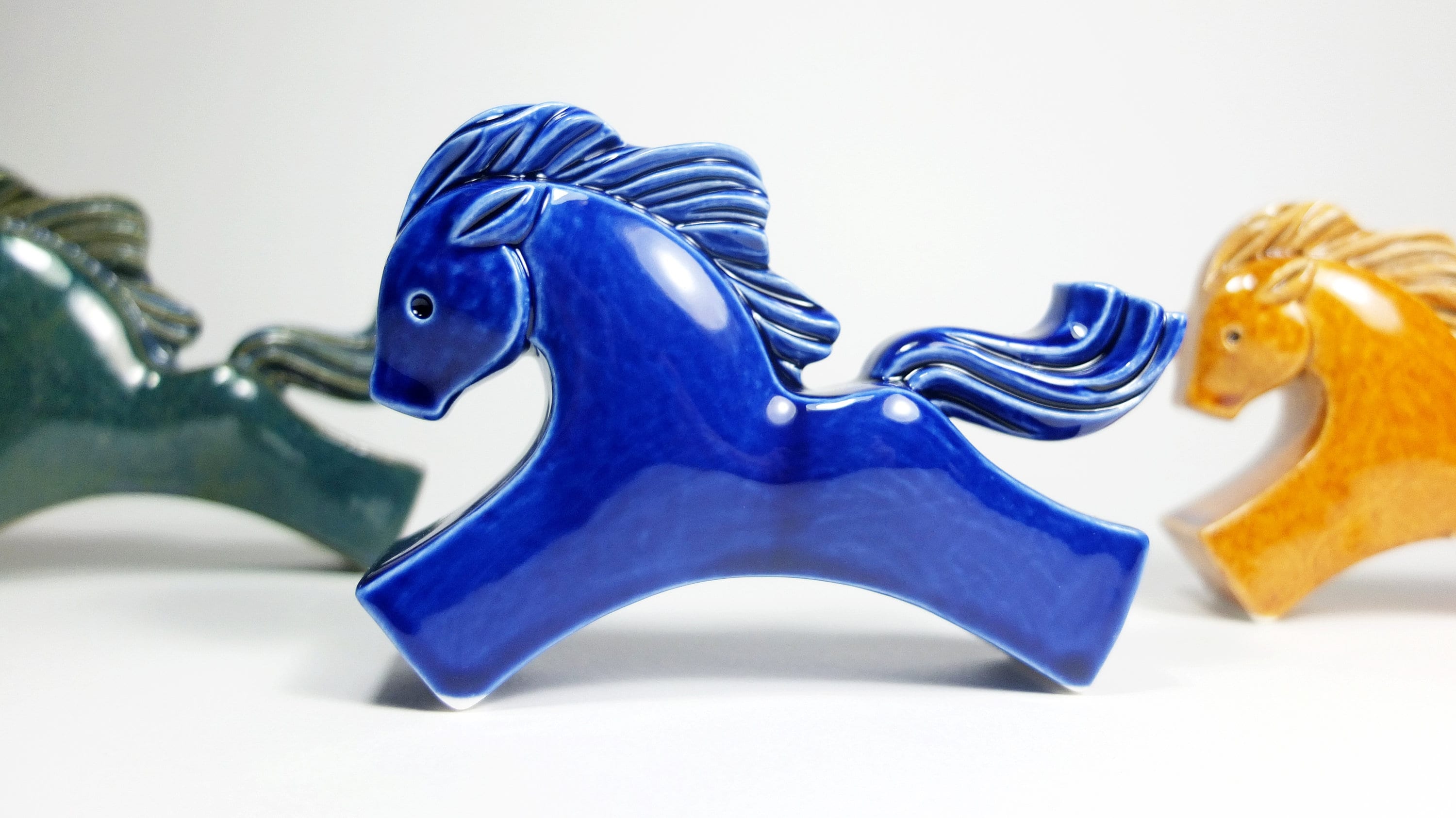 陶器製 馬の形状 インテリア装飾品 Amazon.co.jp: tonntyann 干支 午 馬の置物 陶器製 車 家 玄関