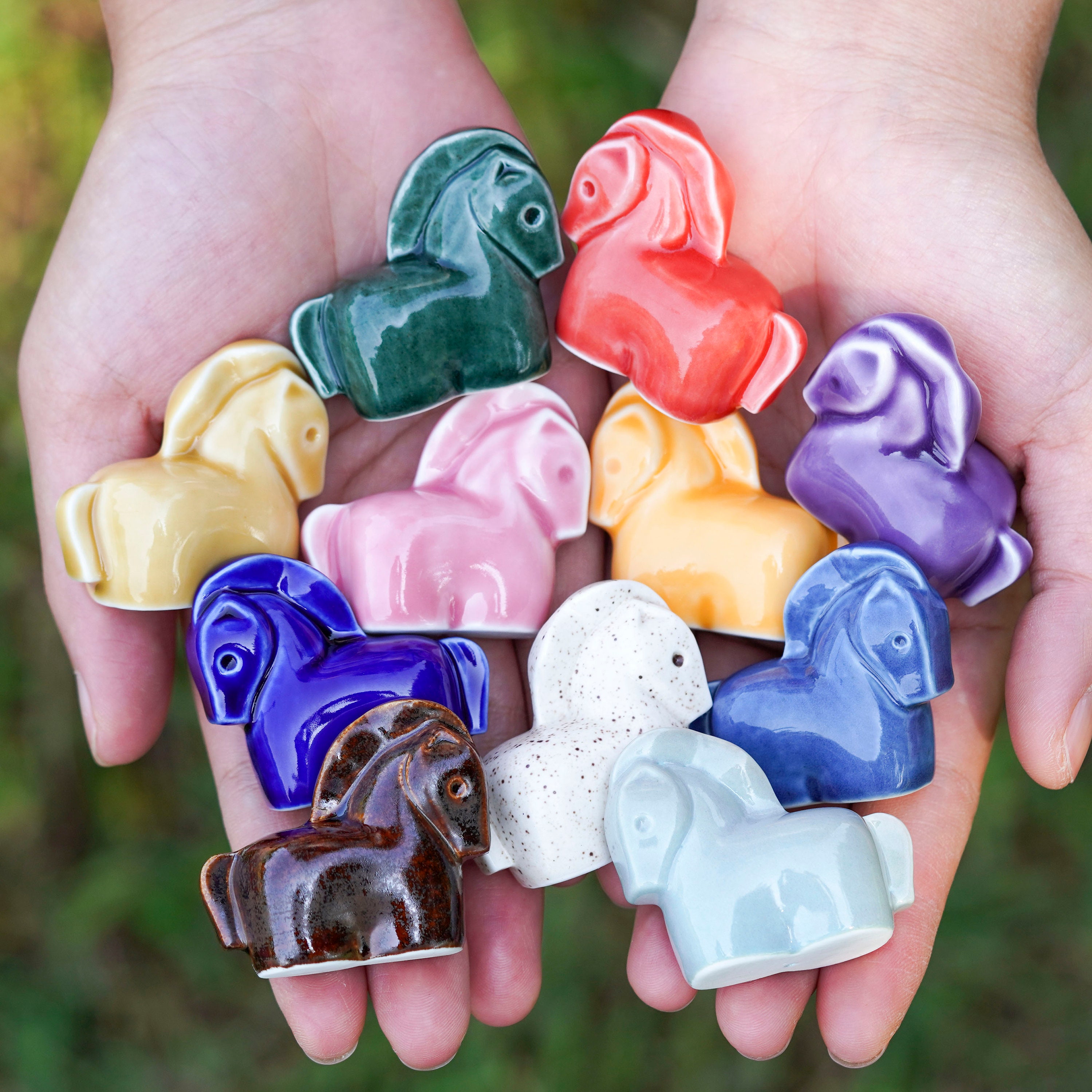 小さな陶器のポニーの置物：手作りの馬の彫刻、室内装飾 - Etsy 日本