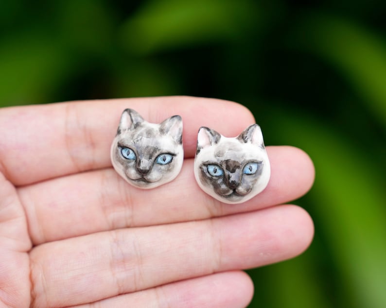 Siamese Cat Brooch, Ceramic Cat Face Magnet, Cat Lover Gift, Cat Magnet, Porcelain Pin image 1