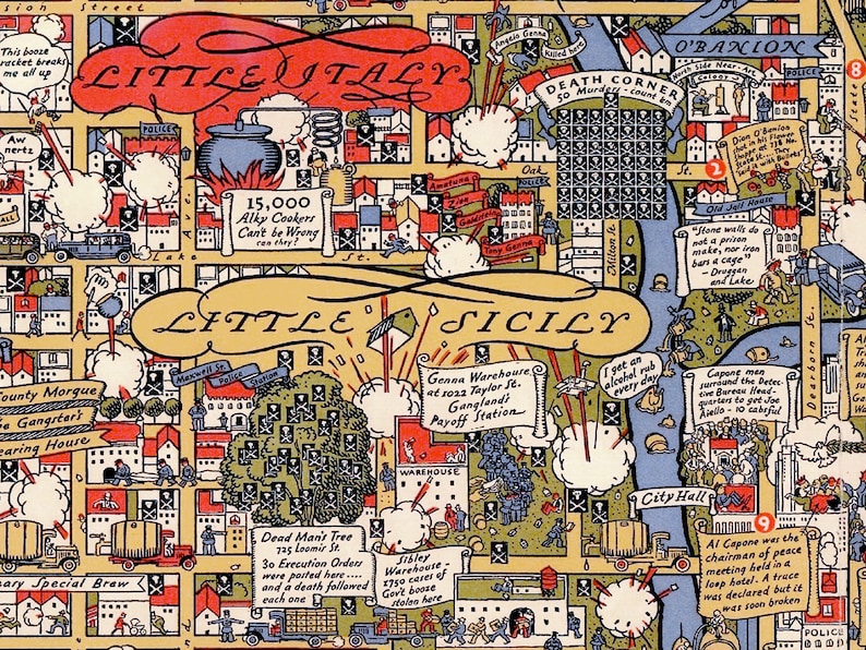 Op de afbeelding: Een kleurrijke, ge&iuml;llustreerde kaart van Little Italy en Little Sicily in New York City. De kaart toont verschillende locaties, waaronder een lijkenhuis, een magazijn, een dode boom en een stadhuis. De kaart is gevuld met humoristische details en tekst, zoals "15.000 Alkoholieken kunnen niet fout zijn, toch?" en "Ik krijg elke dag een alcoholwrijfbeurt."