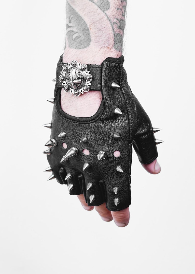 Spiked Fingerless Leather Gloves #39;Demon Of The Fall#39;: Go Spiked Fingerless Leather Gloves #39;Demon Of The Fall#39;: Go
