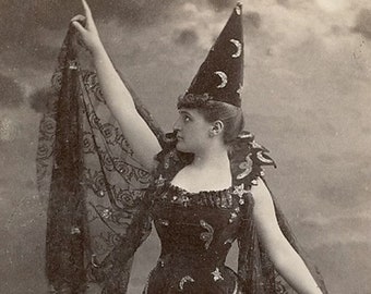 Vintage Halloween, Pretty Witch, Instant Digital Download