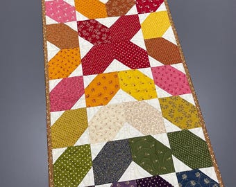 Chemin de table en patchwork fait main : tissu Moda matelassé floral, 18 x 45