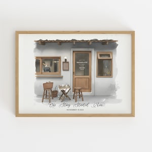 Pode incluir: Ilustração em aquarela de um exterior de loja com porta e janelas de madeira. A loja tem uma pequena mesa e bancos do lado de fora. O texto "Our Story Started Here" e "November 18 2023" estão escritos abaixo.