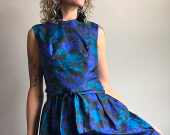 1970s Women/'s The House of Nu Mode Floral Print Drawstring Top