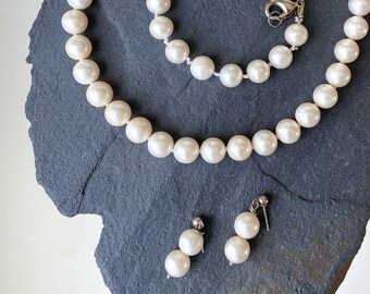 Vintage Genuine Pearl Necklace Bracelet and Earring Set