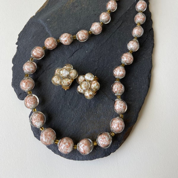 vintage Mid-Century Art Collier de perles en verre et clip assorti sur ensemble de boucles d’oreilles