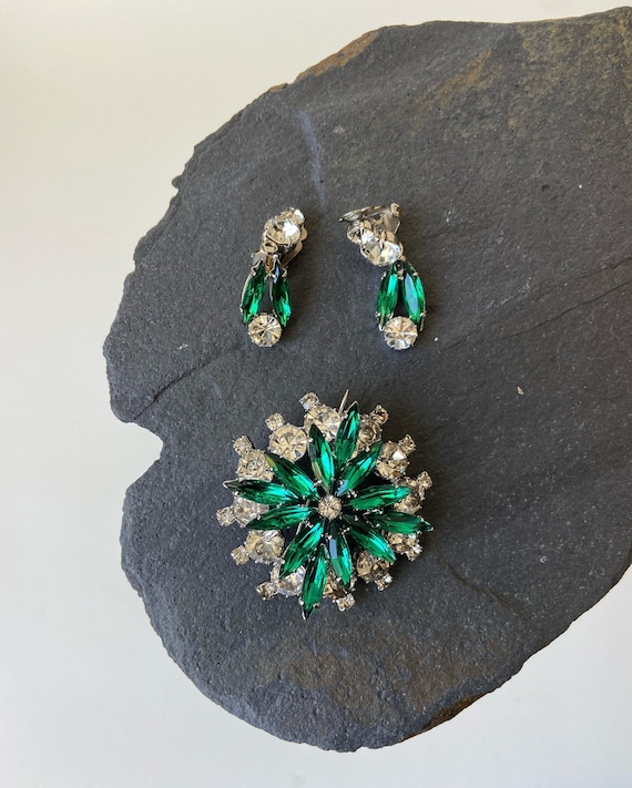 Vintage Holiday Brooch Pin and Earring Set, Rhinestone Brooch, Clip On Green Rhinestone Earrings