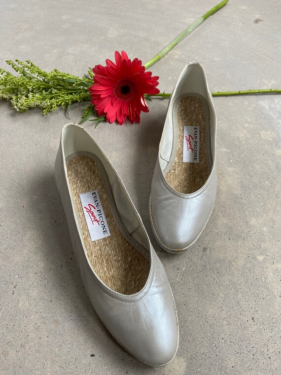 Vintage 1980s Silver Leather Flats, Size US 8 - image 5