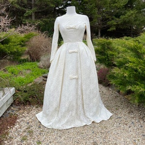 1960s Ivory Lace Column Wedding Dress with Bows & Full Skirt, XXS