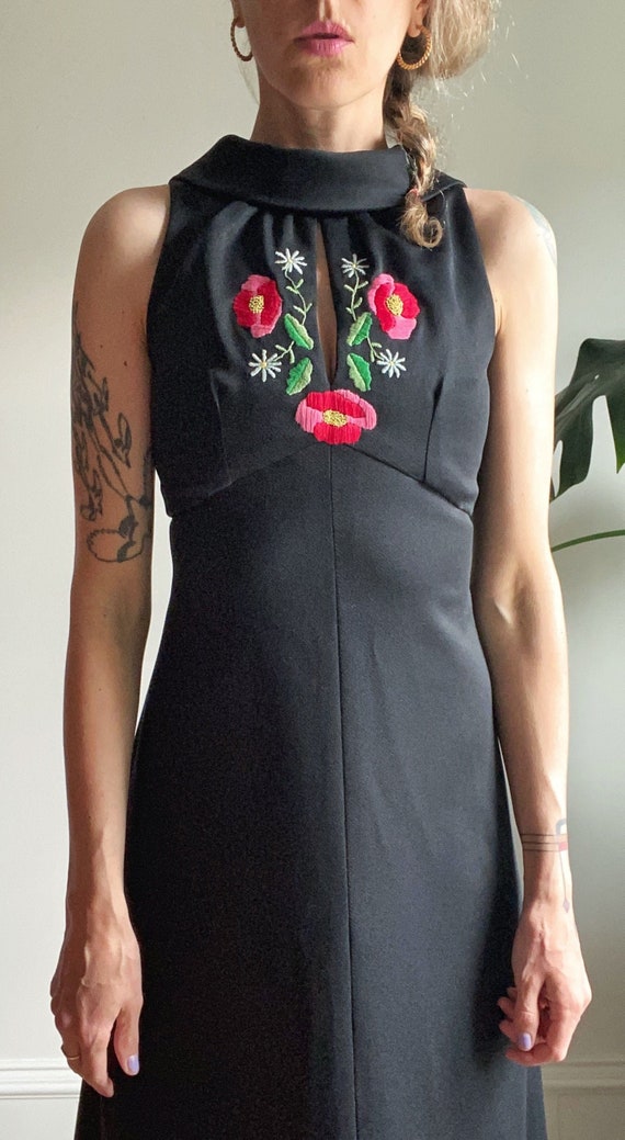 60s Embroidered Poppy Maxi Dress with Keyhole Neck