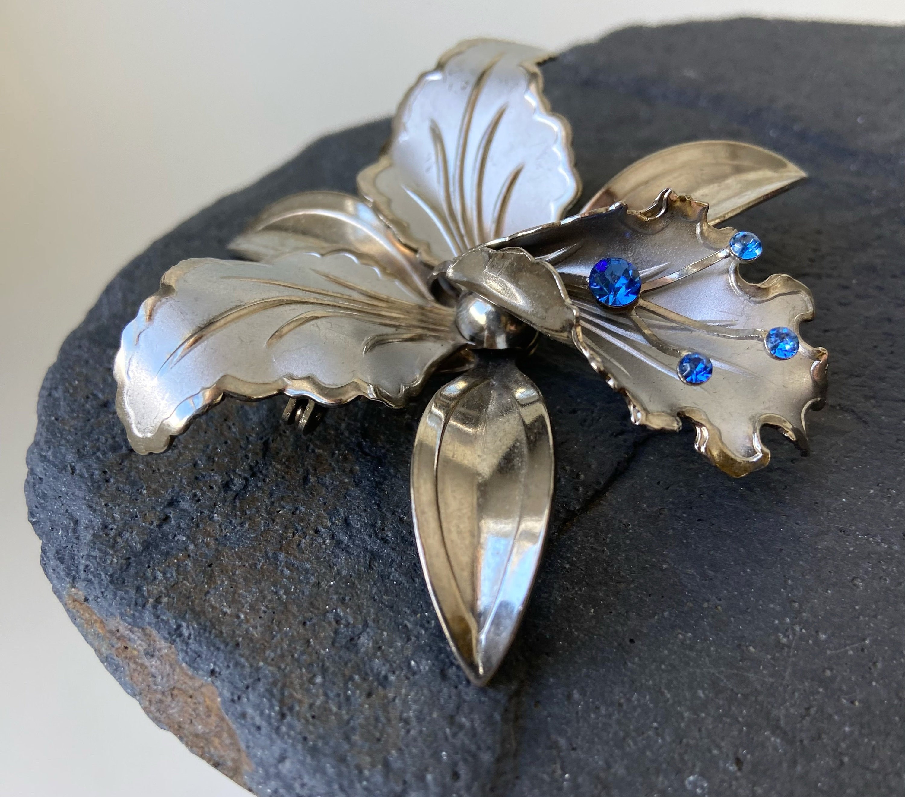 Vintage 1960s Orchid Flower Silver Toned Brooch With