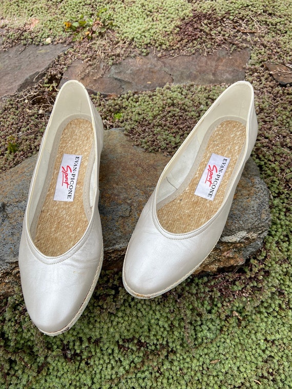 Vintage 1980s Silver Leather Flats, Size US 8 - image 1