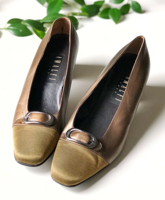 Vintage Amalfi Metallic Gold Leather Pumps, Size … - image 1