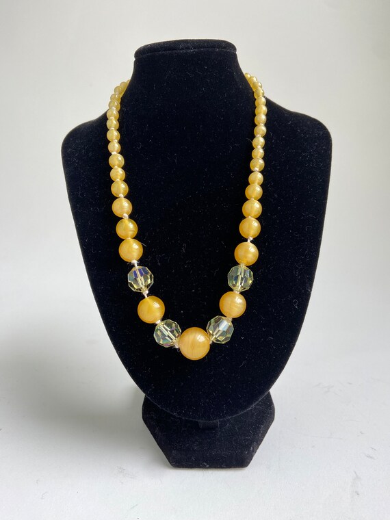 Collier Vintage En Agate Jaune, Verre Facetté Et Résine - Longueur Variable - Occasion En Très Bon état