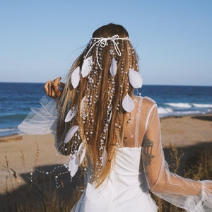 White feather headband Boho Bohemian wedding headband Festive Feather headpiece Native headband Bohemian Indian headband Bridal headpiece