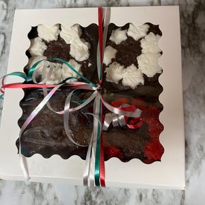 4 JAMAICAN RUM FRUIT Black Cake/ With Royal Icing -Gift Boxed