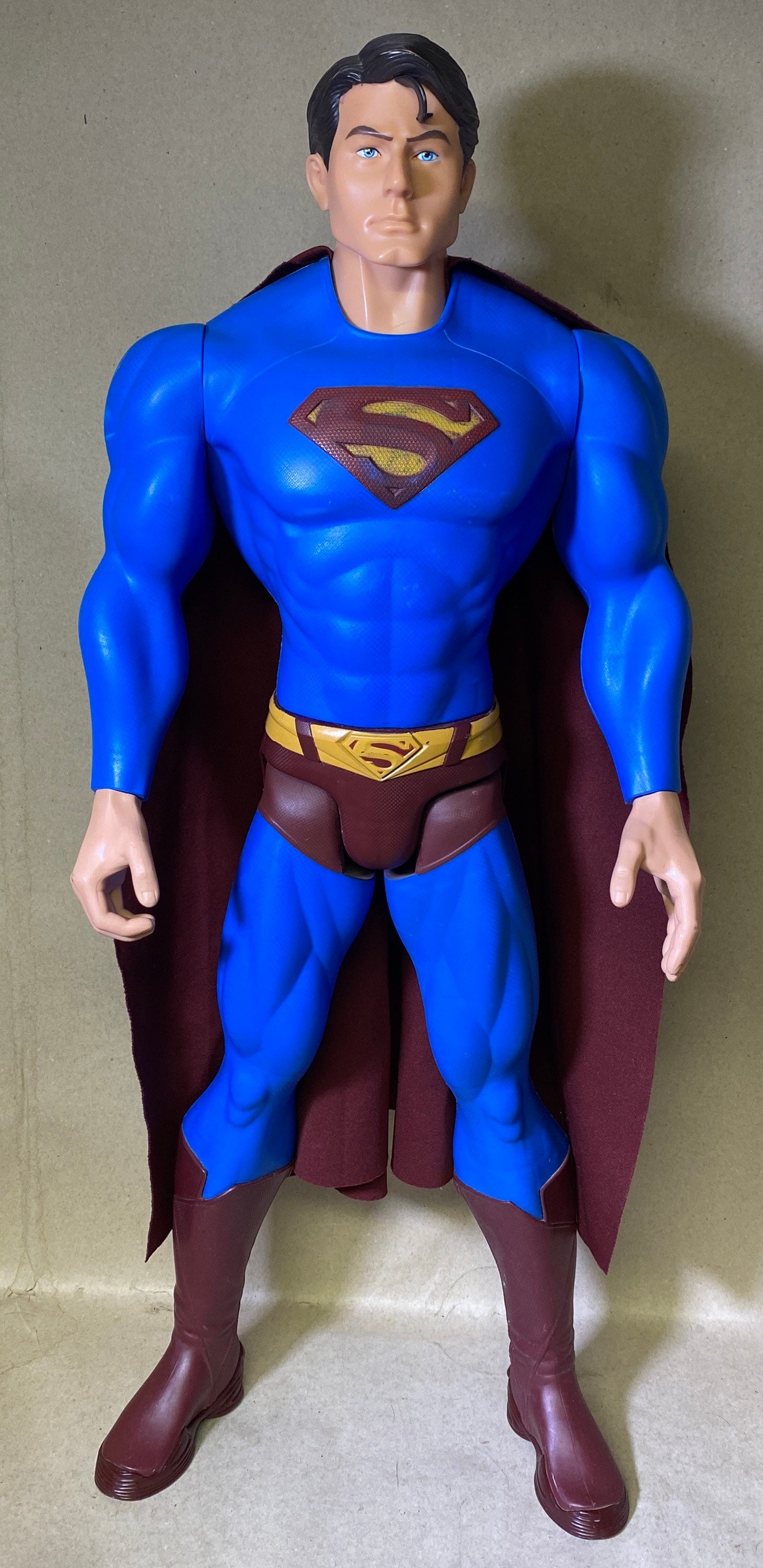 DC COMICS UNIVERSE - Figurine Articulée Superman Deluxe 30 cm