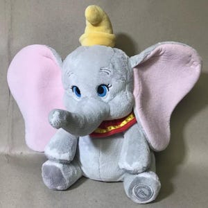 Disney Store Exclusive Dumbo 14” Plush - EUC!!