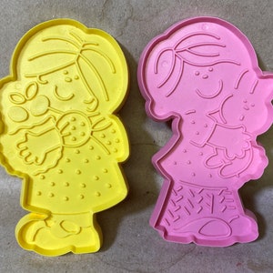 Vintage Hallmark Easter Cookie Cutters 4.75”