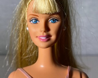Poupée Mattel KIRA Des Années 90 - Made In Malaysia - Occasion - N°598