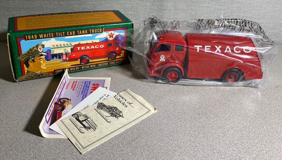 1996 ERTL Collectibles Texaco 1949 White Tilt Cab Tank Truck Die