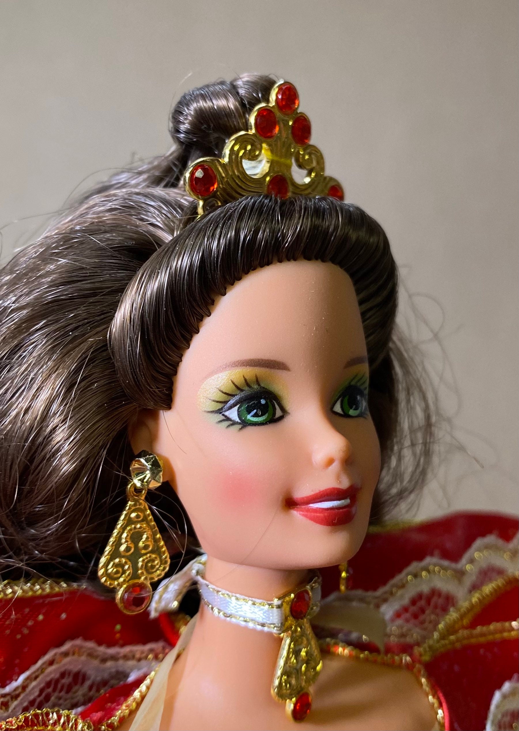 Vintage 1997 Mattel Barbie Happy Holiday Special Edition Teresa
