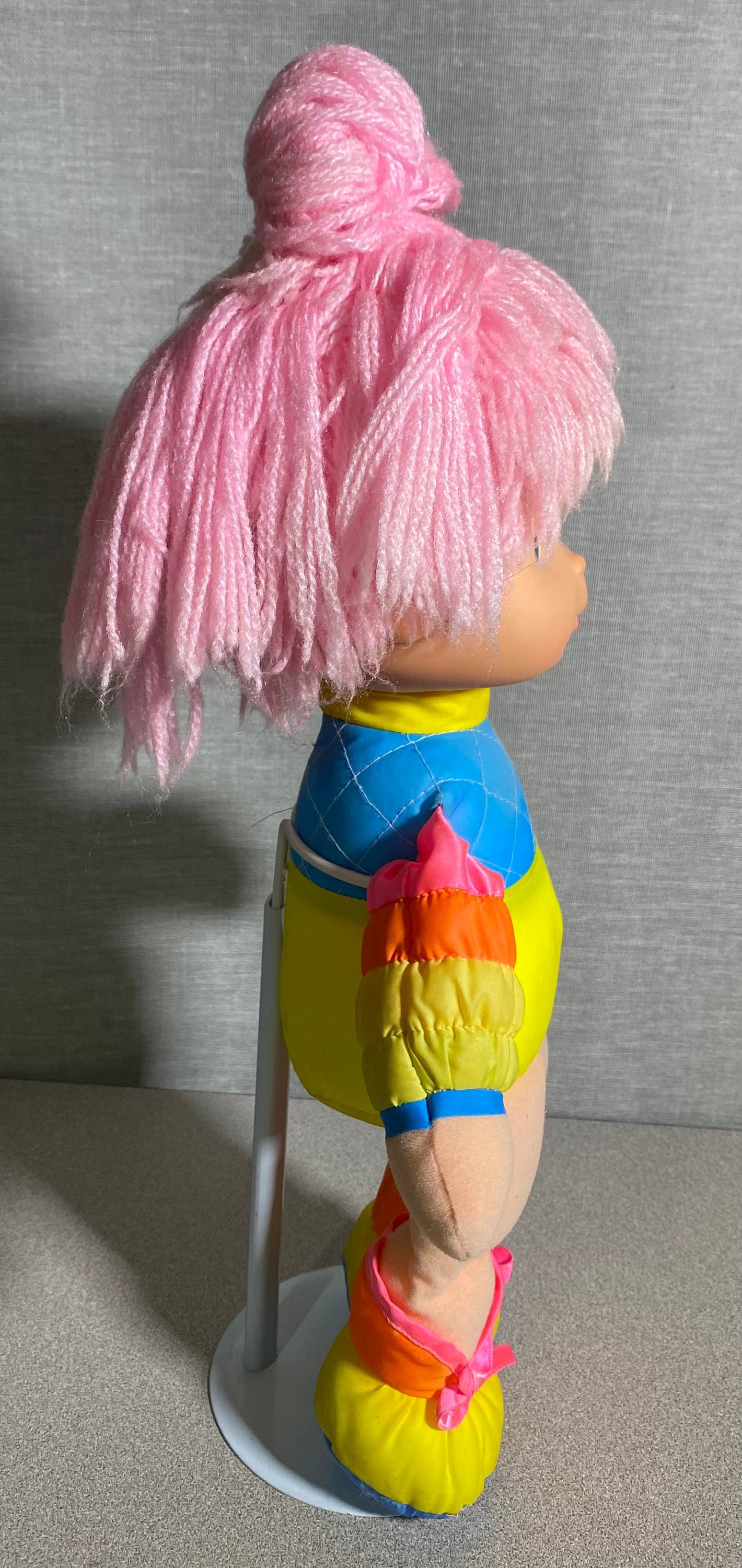 Poupée Rainbow Brite Mattel 23cm – Blondine Avec Tenue – Dress-up – Neuve