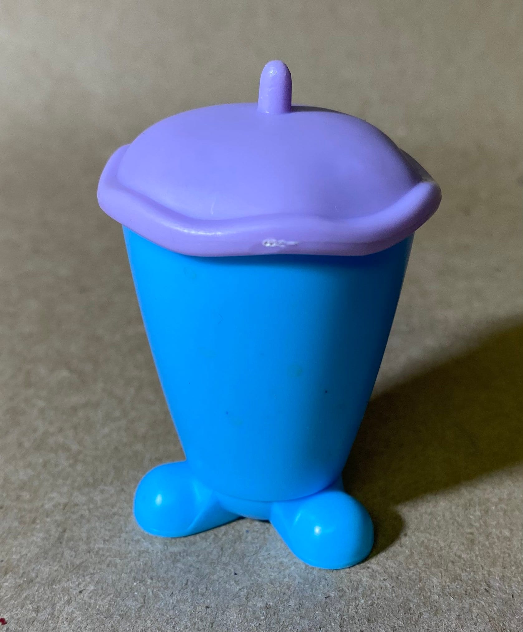 Vintage 2001 Mattel Barbie All Around Home Kitchen Trash Can - Rare!!