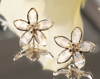 Marble White Flower Stud Earrings, Minimalist Gold Floral Earrings, Bridal Bridesmaid Earrings