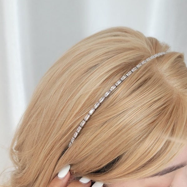 Minimalist Baguette Cubic headband, Simple CZ hair piece, Modern Silver hair band, Everyday Hair Jewelry Accessory, Gift for her