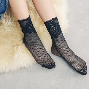 Women's Sheer Rose Mesh Socks, Flower Eyelash Lace Socks, Rose Pattern Lace Socks, Tulle Socks, Ankle Socks, Breathable Socks, Casual Socks