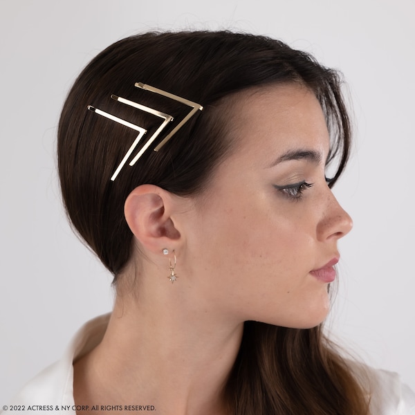 Minimalist Hair Clip in Geometric V Shape, Statement Metal Hair Clip, Hair Clip for Thin Thick Hair, Gold Silver Hair Pin, Daily Hair Pin
