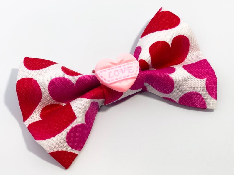 Red and Pink Jumbo Hearts Valentine\u2019s Day \u201cHunk of Purring Love\u201d Pet Bow Tie