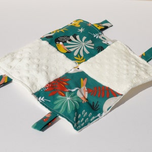 Sensorische Crinkle Decke, Taggy Decke, Rassel decke, Baby Schmusetuch. Audity Toy, Sensorisches Spielzeug.