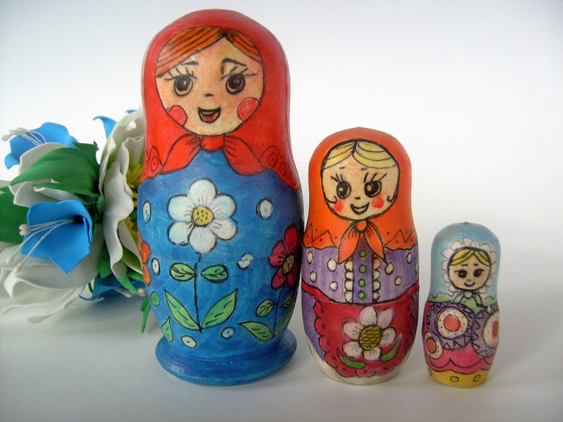 Wooden toys Montessori. Set of 3 miniature nesting dolls. Etsy