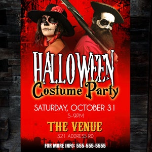 K&ouml;nnte beinhalten: Eine Einladung zu einer Halloween-Kost&uuml;mparty mit rotem Hintergrund und einer Frau mit Totenkopfgesicht und einem b&auml;rtigen Mann mit Totenkopfmaske. Der Text lautet "HALLOWEEN Costume Party", "SATURDAY, OCTOBER 31", "5-9PM", "THE VENUE", "321 ADDRESS RD" und "FOR MORE INFO: 555-555-5555".
