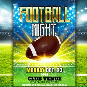 K&ouml;nnte beinhalten: Ein Plakat, das eine Football Night im Club Venue am Montag, den 23. Oktober um 21 Uhr bewirbt. Das Plakat zeigt einen Football auf einem gr&uuml;nen und gelben Fussballfeld mit einem blauen und weissen Sternenhimmel im Hintergrund. Der Text "Football Night" ist in goldenen Buchstaben mit einem Grunge-Effekt.