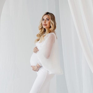 Idealna sukienka ciążowa do sesji zdjęciowej, Sukienka z trenem na ślub, Biała sukienka maxi z organzy, Sukienka w dużym rozmiarze, Suknia wieczorowa z trenem