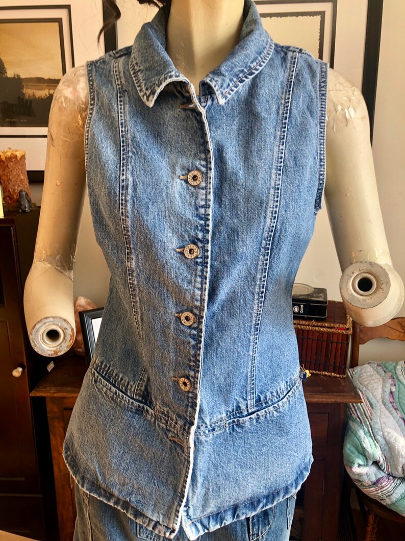 Guess Ladies Medium Denim Vest.