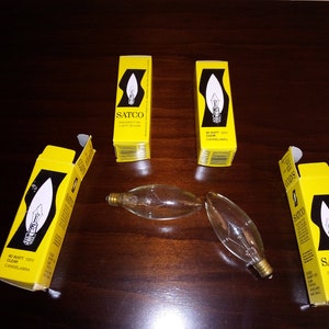 Satco round tip Candelabra 40 Watt incandescent Light Bulbs New Old Stock E12 base