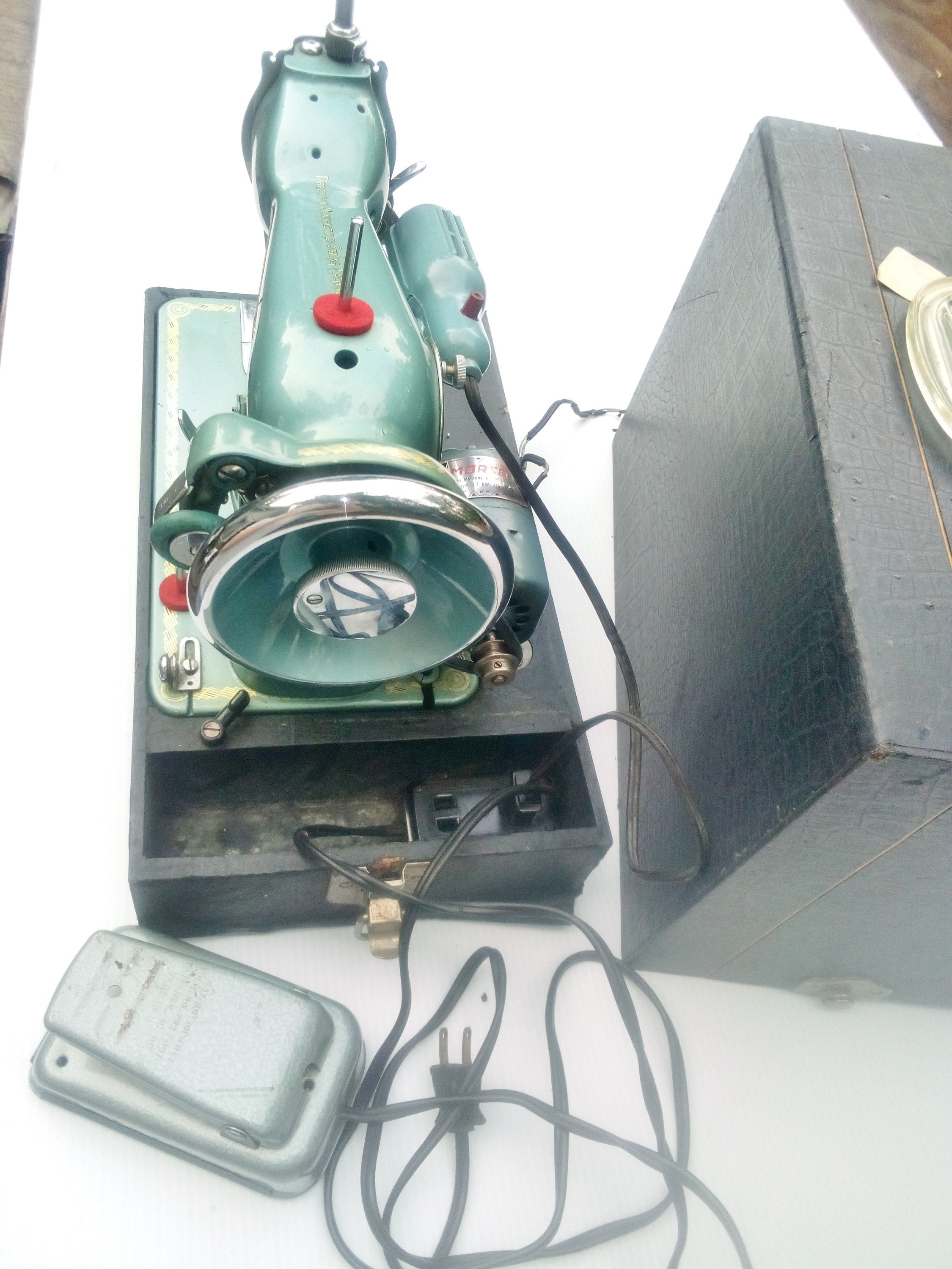 Morse 200 Deluxe Sewing Machine Needs to Be Rewired Works Tested READ