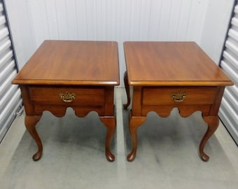 Vintage Thomasville Fisher Park Collection French Provincial Queen Anne Style Oak Side Tables  A Pair Shipping between 200 to 600 Read Below