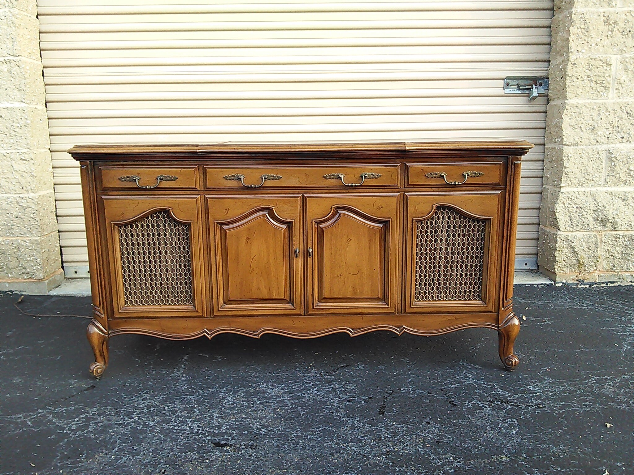 SOLD RESERVED 4 KIM Vintage 1970 s Magnavox Stereo Console Cabinet
