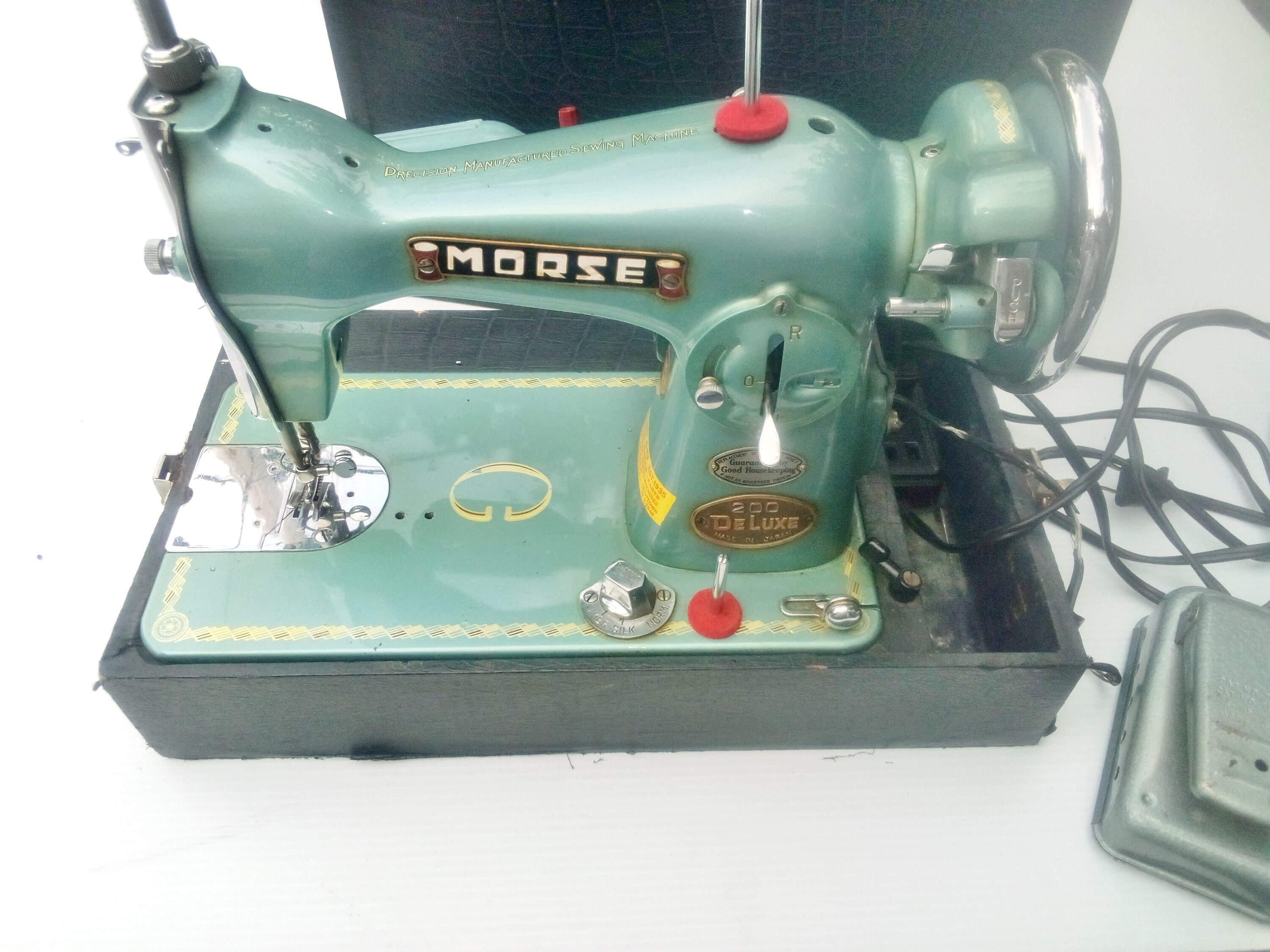 Morse 200 Deluxe Sewing Machine Needs to Be Rewired Works Tested READ
