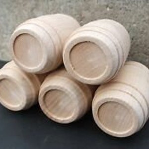 1/24 scale whiskey /pickle barrels raw wood set of 6