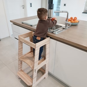 Küchenhelfer Turm Montessorie 2 in 1 Set Tisch und Lernturm in einem, Hocker mallilu® Bild 7