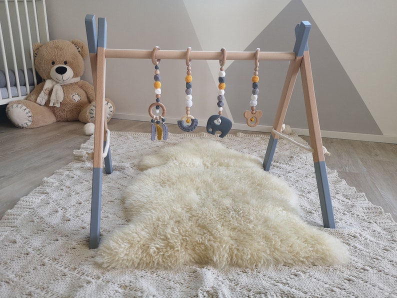 Mallilu Leo mustard yellow play bow / trapeze pendant toys